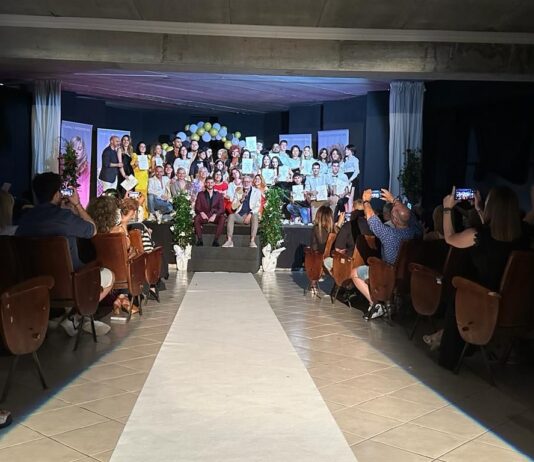 Nettuno, le creazioni dell’Accademia Artestile durante la sfilata di fine anno