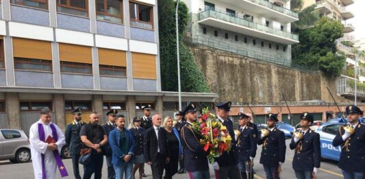 Roma. La Questura commemora l’anniversario della morte degli assistenti della #poliziadistato Franco Sammarco e Giuseppe Carretta, uccisi da un gruppo di terroristi neri