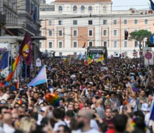 Roma Pride 2023, la parata per i diritti Lgbt+