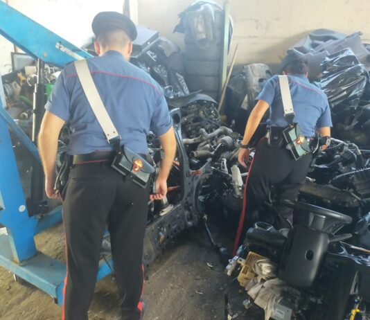 Ardea. La droga che acquistano non li soddisfa e tornano dal venditore per “risolvere” la questione, i Carabinieri arrestano tre persone