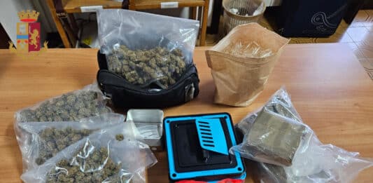 Roma. Scoperta dalla Polizia base di spaccio casalinga a Primavalle. Arrestato 32enne, sequestrati quasi 2 Kg di stupefacente