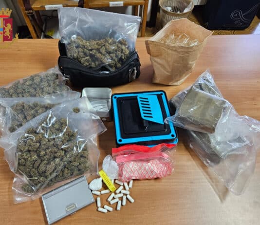 Roma. Scoperta dalla Polizia base di spaccio casalinga a Primavalle. Arrestato 32enne, sequestrati quasi 2 Kg di stupefacente