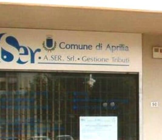 Bottiglia incendiaria contro la sede della Multiservizi del Comune di Aprilia