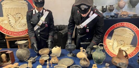 Carabinieri restituiscono alla Soprintendenza 75 reperti trovati in un’abitazione