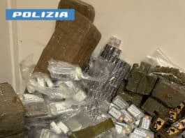 Roma. La Polizia arresta 4 ragazzi per detenzione ai fini di spaccio di sostanze stupefacenti: sequestrati oltre 54 chili di hashish e 35mila euro