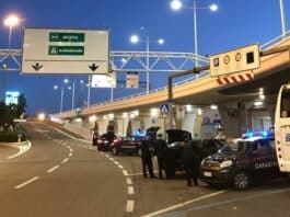 Controlli dei Carabinieri all’aeroporto Da Vinci, quattro denunce per tentato furto
