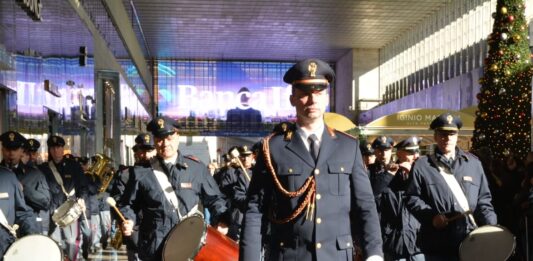A Termini il concerto di Natale con la Fanfara della Polizia e 200 studenti delle scuole romane