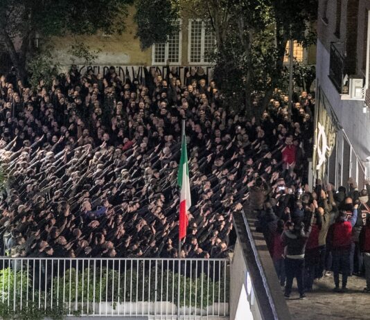 Acca Larenzia: la Polizia di stato denuncia altre 14 persone per il saluto romano