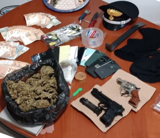 Testaccio, stretta sulla movida. Sequestrate armi, droga e contanti
