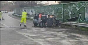 Ardea. Tragico incidente fra tre auto sulla Pontina vecchia: morta una bimba 1