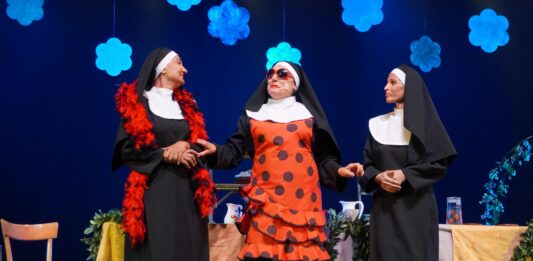 “Il Convento di Suor Giuliva” incanta ancora, serata memorabile al Teatro Spazio Vitale