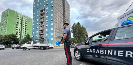 Spaccio e detenzione abusiva di munizioni, 36enne in manette a Tor Bella Monaca