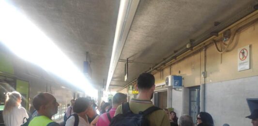 Caos treni, settimane nere per i pendolari delle linee regionali e l’alta velocità. Ma il ministro pensa ad altro
