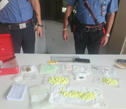 Cocktail di droghe sintetiche tra i quartieri di Roma: 24 arresti, sequestrate 757 pasticche