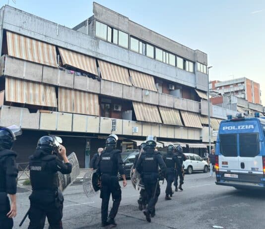 Roma, sgomberato l’ex hotel Cinecittà
