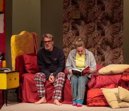“Guida pratica per coppie alla deriva”, lo spettacolo al teatro Golden di Roma