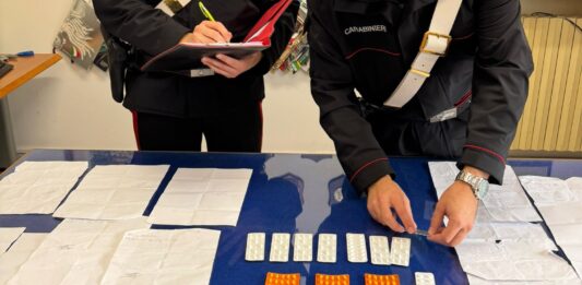 Lariano, acquista farmaci oppiacei rubando il ricettario a una dottoressa. Arrestata 38enne