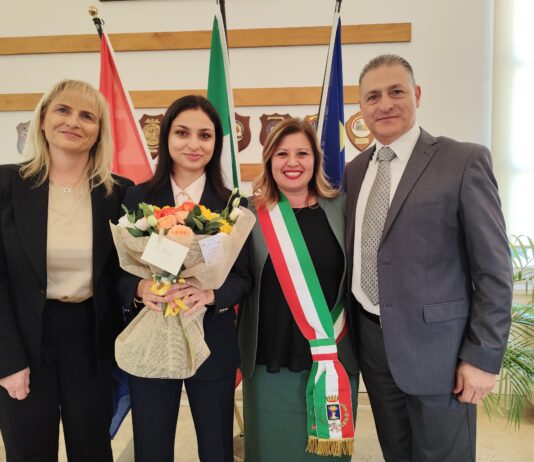 Pomezia, ricevuta in Comune la giovanissima neo Alfiere del Lavoro Elisa Ipektchi, ex studentessa del liceo Pascal