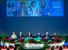 Grande partecipazione al teatro Spazio Vitale alla Festa della Bcc per la consegna delle borse di studio