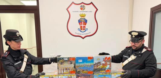 Roma, denunciato 43enne con 28 batterie di fuochi d’artificio