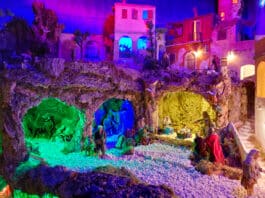 Lavinio, presepe artistico nella chiesa dei Santi Anna e Gioacchino