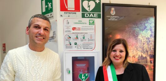 16 nuovi Defibrillatori per Pomezia, si parte dalla biblioteca Comunale