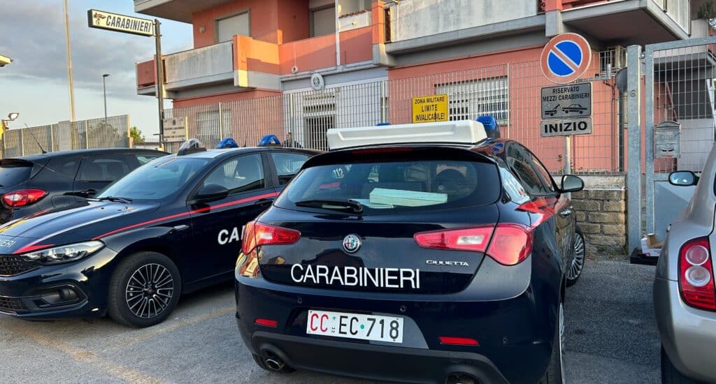 Auto davanti alla caserma, foto di repertorio pubblicata da InLiberaUscita