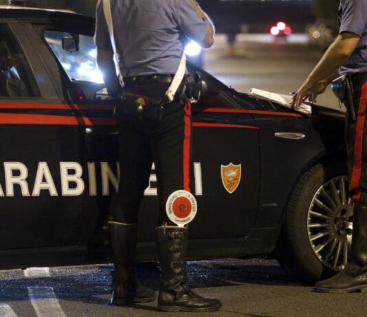 Rider aggredito e rapinato della bici elettrica, arrestato 41enne