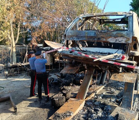Grottaferrata, rifiuti speciali a fuoco su un’area non autorizzata