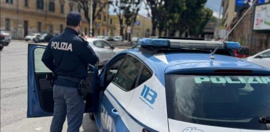 Dal centro di Roma ai lidi: colpivano negozi, distributori e turisti. 8 rapinatori in manette