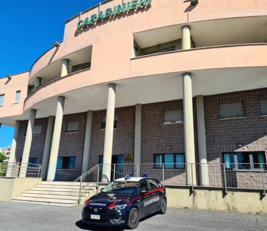 Roma, si introduce in una casa per rubare champagne pregiato. Arrestato