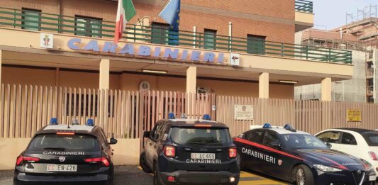 Ardea, donna chiama i Carabinieri dopo l’aggressione. In manette il compagno violento