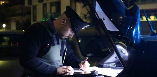 Nettuno, scoperto con la droga la getta in mare. Arrestato 52enne