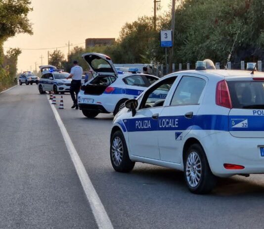 Non riconosce l’autorità dello Stato e gira con targa e documenti falsi: veicolo sequestrato ad un affiliato al gruppo “Essenza eterna”