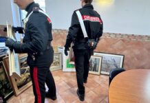 Tentano di estorcere 2 milioni di euro a consulente high tech, arrestati due romani