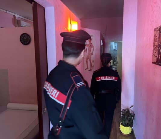 Cinese in manette per sfruttamento della prostituzione. Pubblicizzava gli annunci su Internet