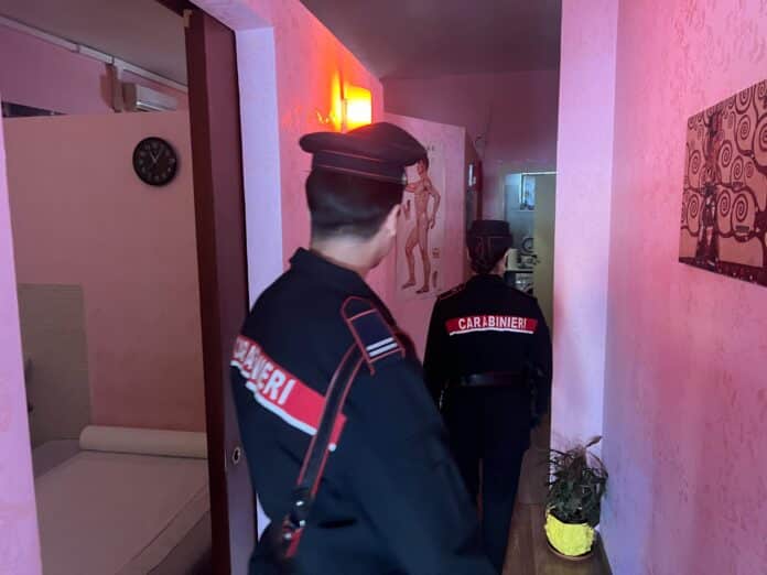 PIAZZA DANTE - Arresto per sfruttamento alla prostituzione (3)