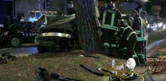 Roma, tragica gara di velocità su via Cristoforo Colombo, un morto e tre feriti