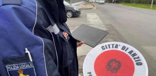 Lavori di Acqualatina su via Goldoni, traffico interdetto da lunedì