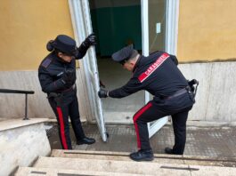 Furto in una scuola di Roma, arrestati un uomo e una donna
