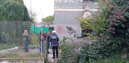 Anzio, chiuso a Lavinio stazione stabile delle Ferrovie abbandonato, soccorso un senzatetto