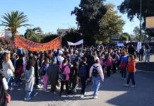 “Non è bello ciò che è bellico ma è bello ciò che è pace”, in 1000 alla Marcia per la Pace a Lavinio