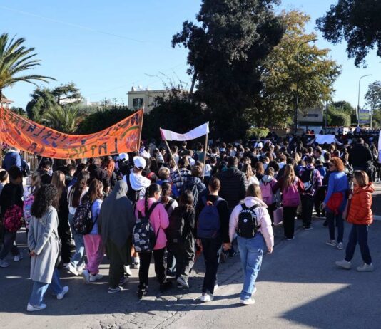 “Non è bello ciò che è bellico ma è bello ciò che è pace”, in 1000 alla Marcia per la Pace a Lavinio