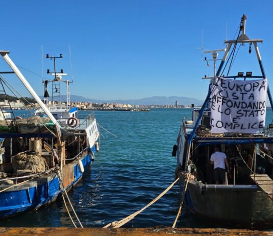 Pescatori fermi e senza aiuti: Anzio si ribella al fermo biologico