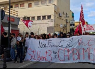 Studenti in piazza, Rete degli Studenti Medi di Anzio e Nettuno: «Vogliamo una scuola diversa, più sicura, adatta a noi studenti e studentesse»
