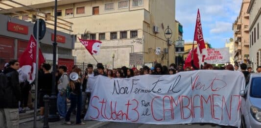 Studenti in piazza, Rete degli Studenti Medi di Anzio e Nettuno: «Vogliamo una scuola diversa, più sicura, adatta a noi studenti e studentesse»