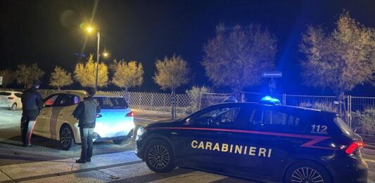Anzio, gareggiano con le auto del centro cittadino. I Carabinieri e la Polizia denunciano due giovani