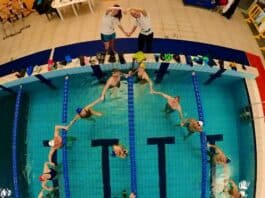 Un tuffo di solidarietà: maratona di nuoto per i bambini coraggiosi