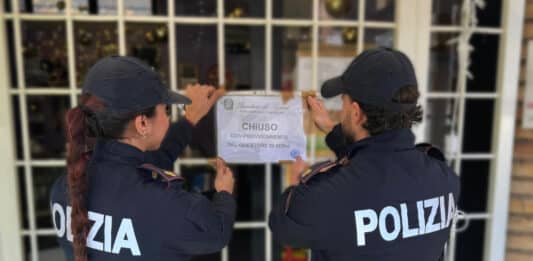 Pubblicizzava “school party” sui social e vendeva alcool ai minori. Sigilli a locale dell’Eur