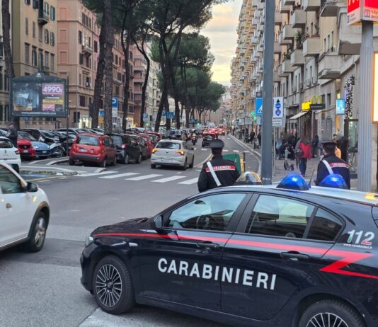 Roma, 23enne accoltellato fuori dal barbiere. Fermato egiziano